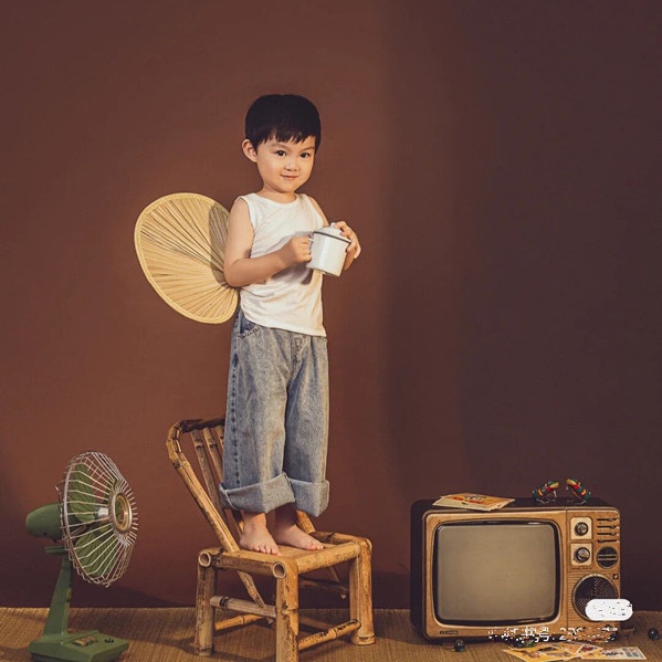 影楼创意宝宝复古怀旧电视机模型道具 新款工笔画古风照板凳竹椅