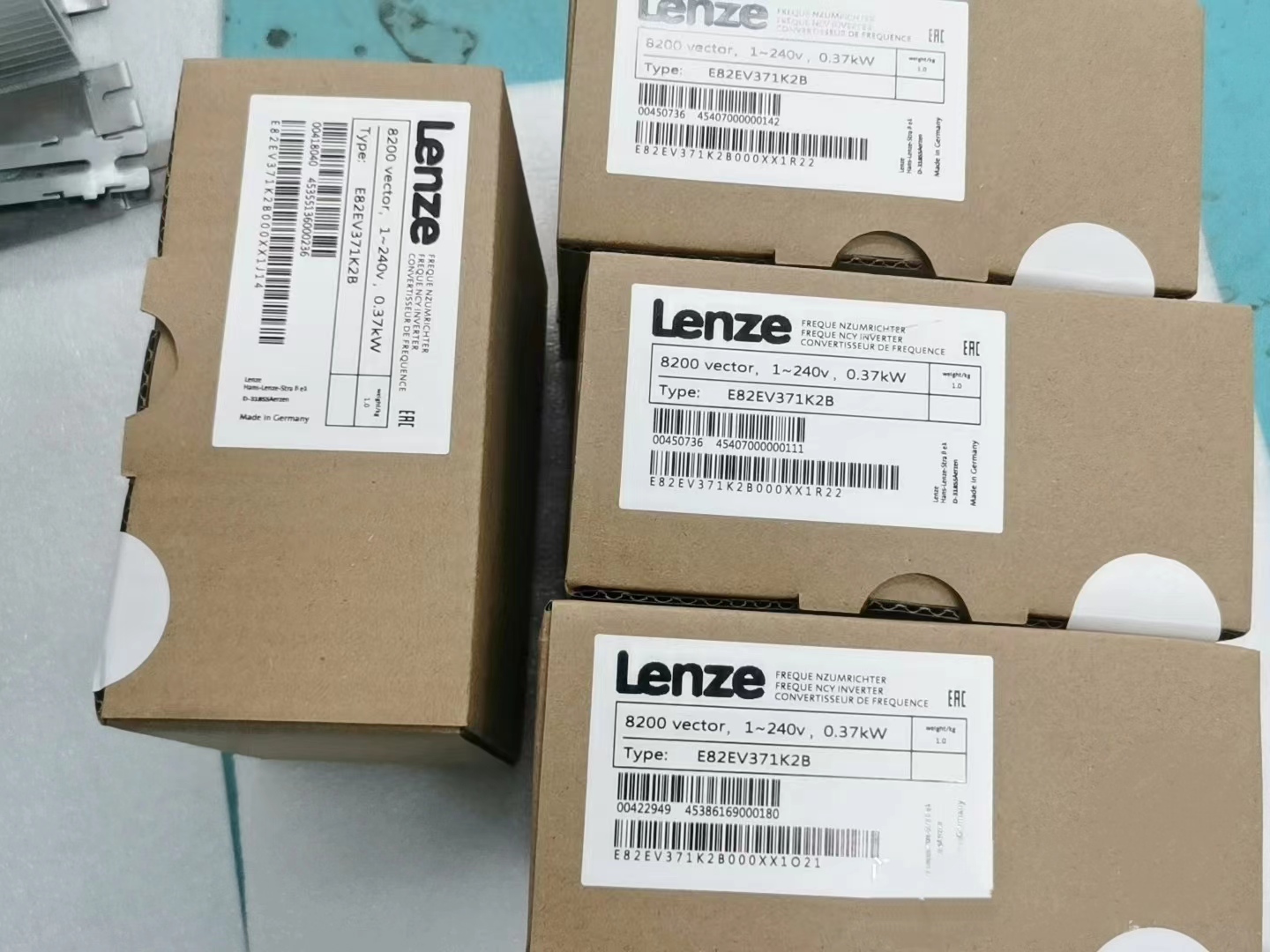 伦茨LENZE全新原装防爆变频器E82MV551-4B001 4B151 4B152成色