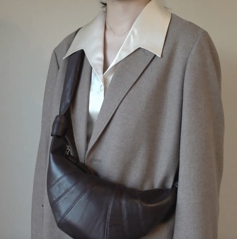 法国小众设计师lemaire牛角包羊皮可颂包高级质感手工斜挎女包包