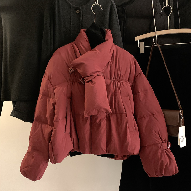 韩国订单圣诞红设计感围巾领牛角扣短款羽绒服女2023冬小个子保暖