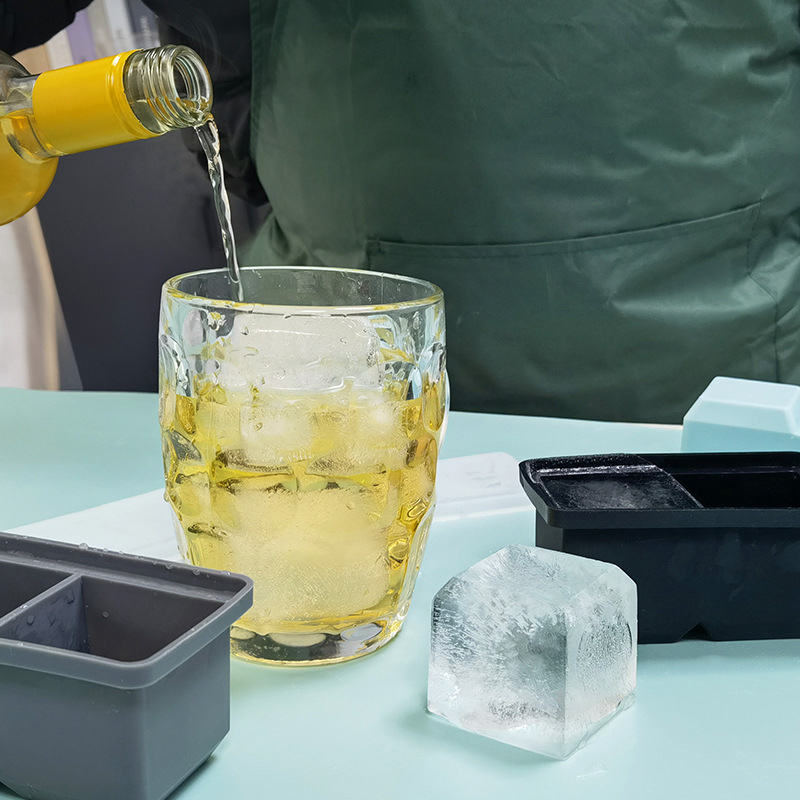 2连方形冰块模具带盖冰箱家用大号方块制冰盒食品级硅胶冰格磨具