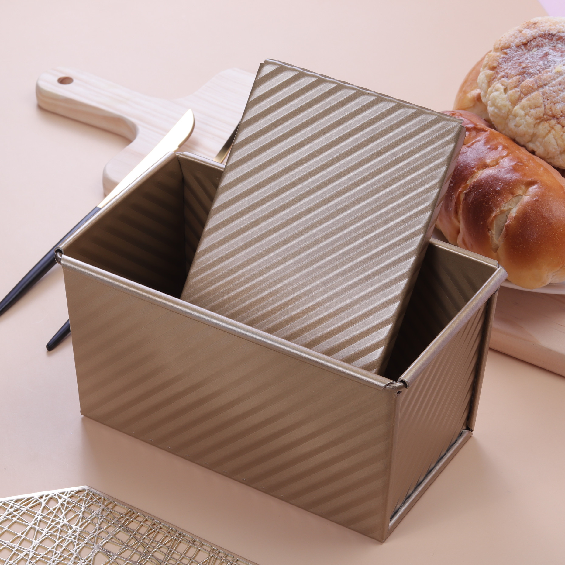 金色不沾波纹土司模具吐司盒450g带盖面包模子烤箱用烘焙模具家用