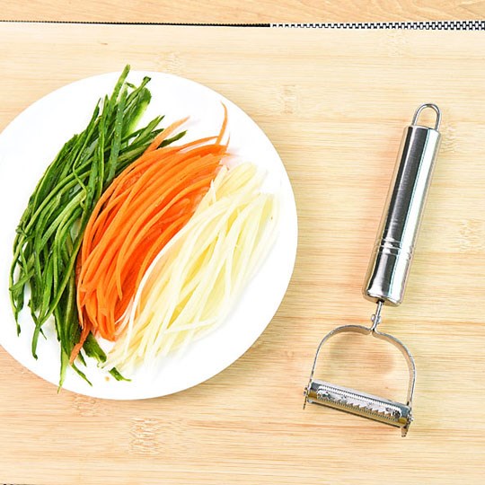 不锈钢水果削皮器创意厨房瓜果刀多功能锯齿形刨刀土豆刨丝刮皮器