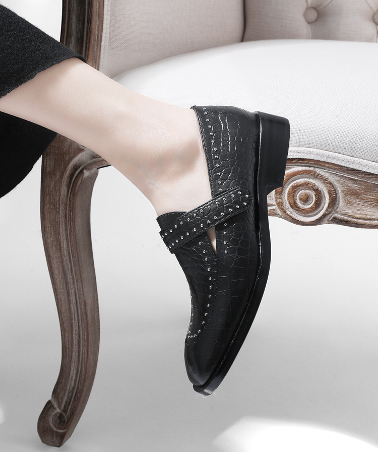 ￥889秒！时髦精!法国设计师鳄鱼纹牛皮铆钉轻奢玛丽珍鞋KAKA特