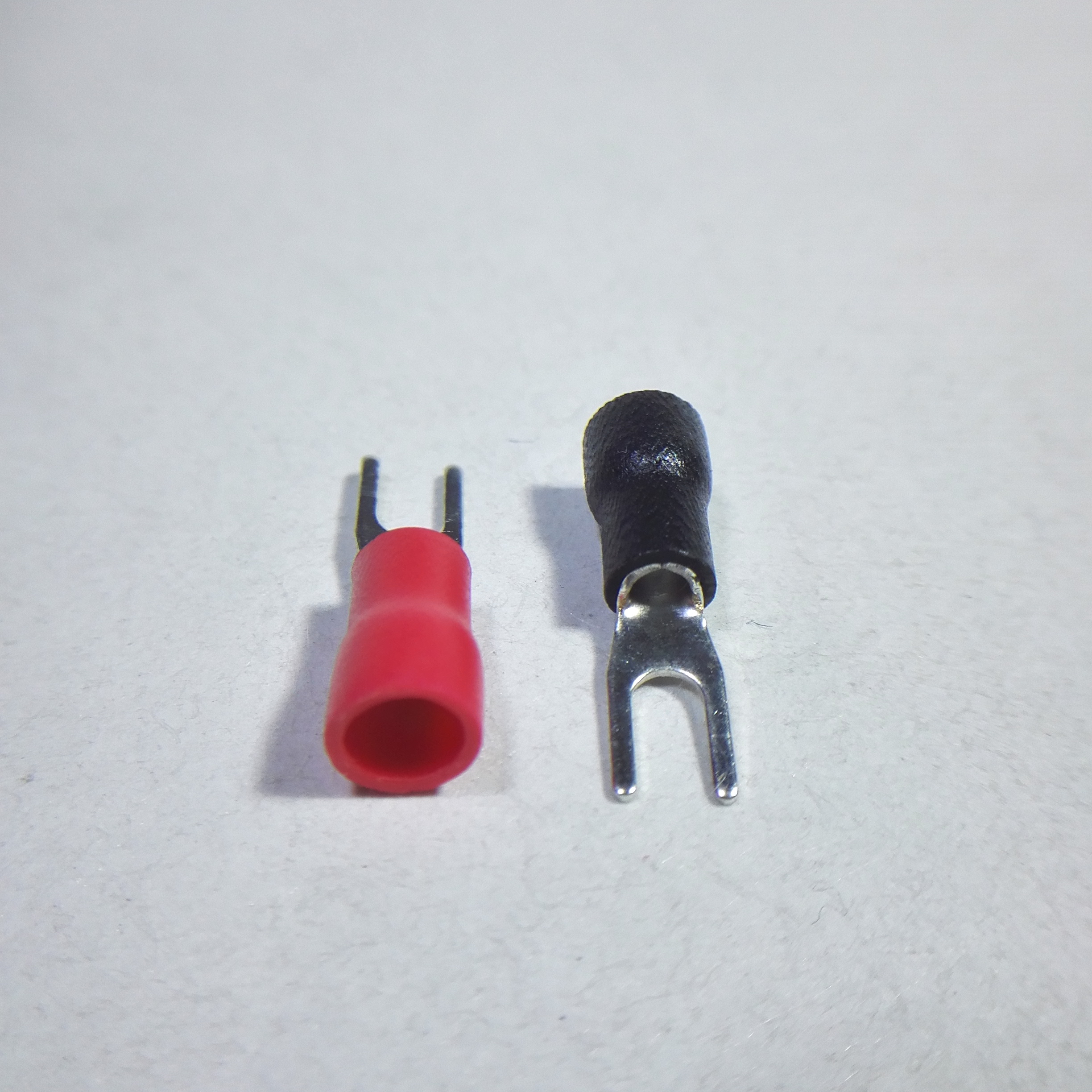 接线端子SV2-3.2 冷压U型绝缘端子 叉口线耳接线柱UT2.5-3插拔式