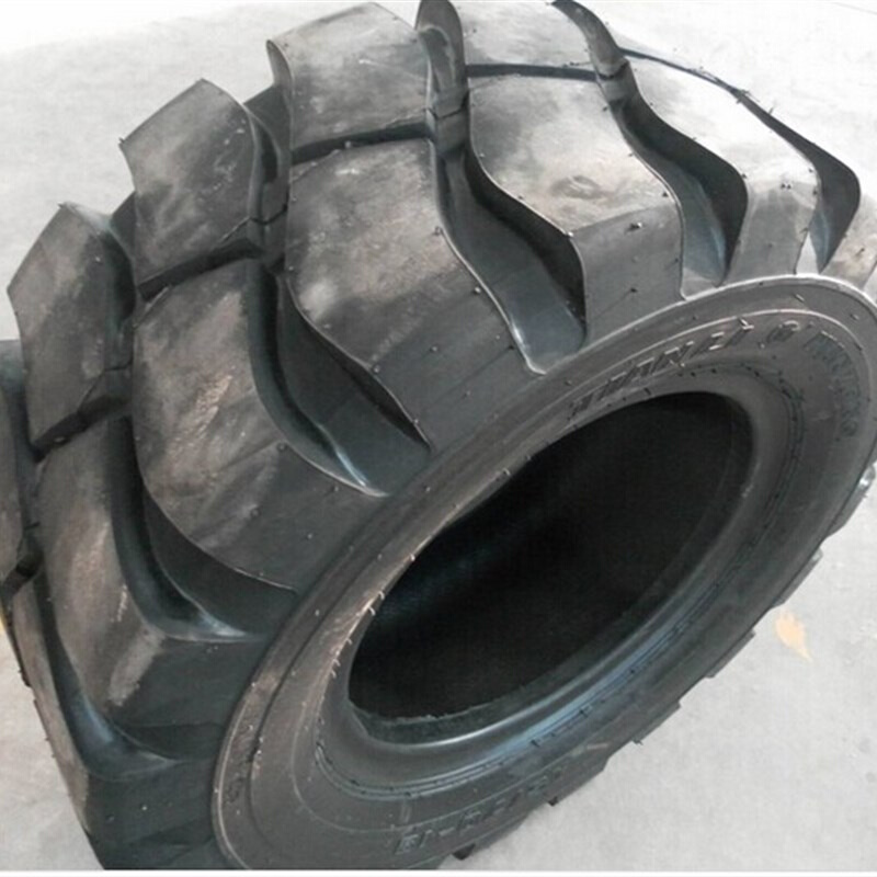 耐磨铲车轮胎1500-18装载机轮胎15/70-18工程机械轮胎18-22.5矿山