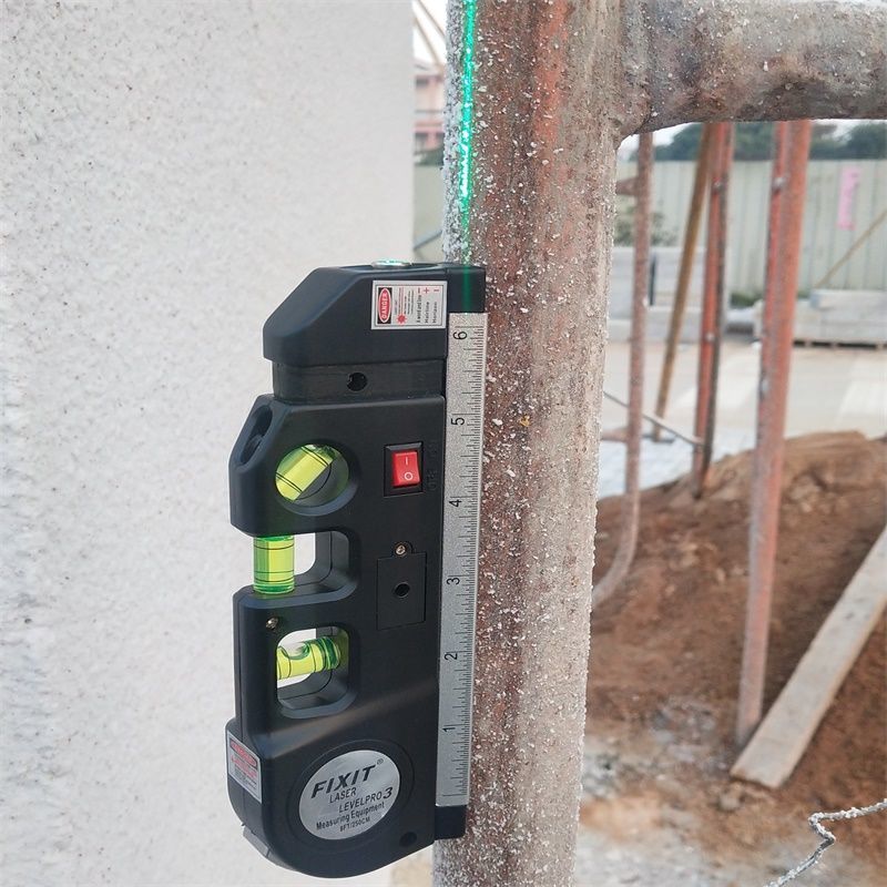 强磁强绿光充电式激光水平仪十字线红外水平尺架子工空调打线定位