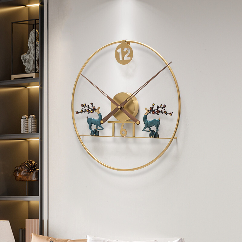 新中轻式奢简约高档黄铜鹿一对挂钟客厅餐厅背景墙壁钟表时钟挂表