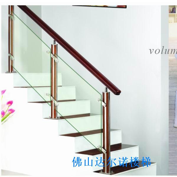 精品别墅楼梯扶手，不锈钢护栏，铝镁合金立柱，楼梯立柱配件