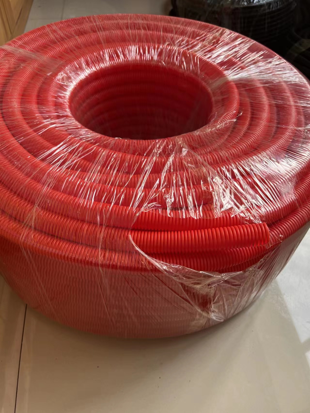 红色套线波纹管PP阻燃彩色塑料螺纹管白色室外监控电线防晒保护套