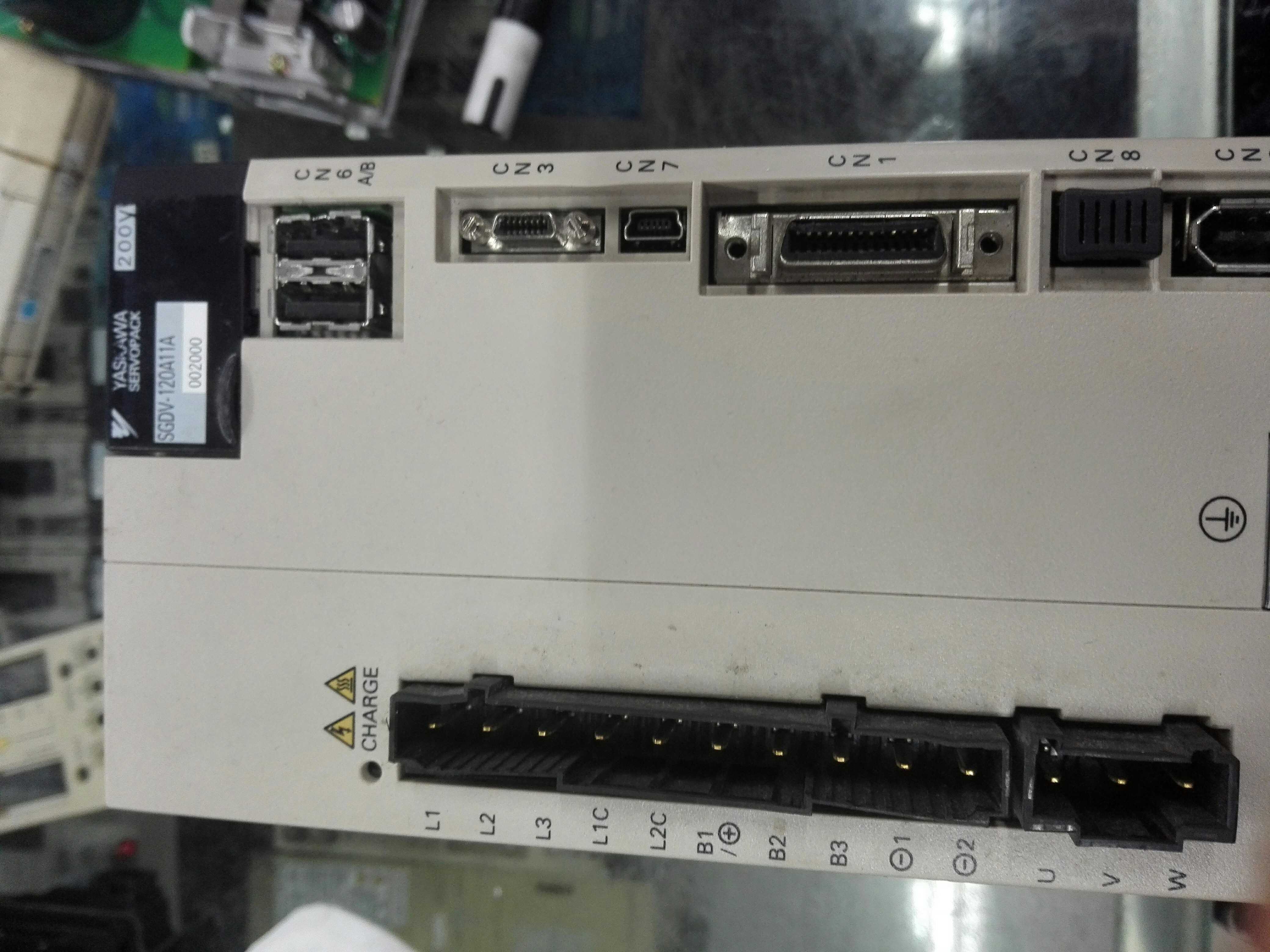 特价出售 SGD7S-5R5A10A安川伺服电机原装正品库存现货欢迎议价
