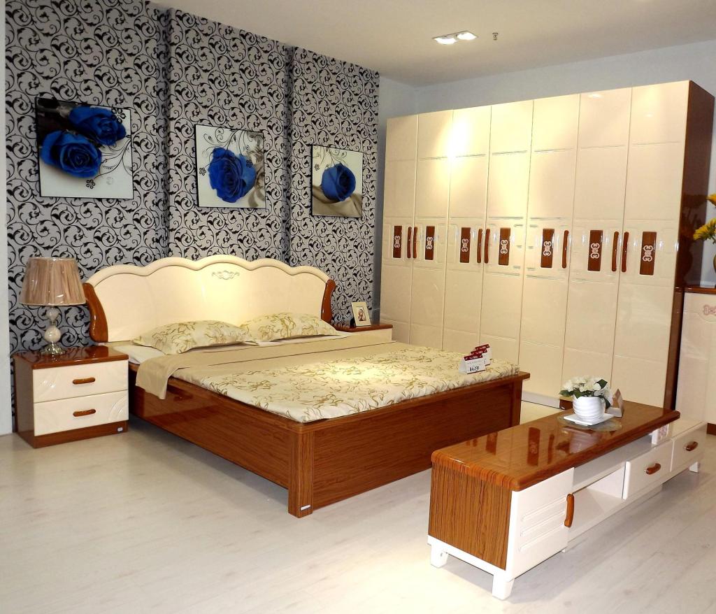 床 现代时尚 烤漆床 双人床 1.5米 1.8米 云纺家具城 美的家具