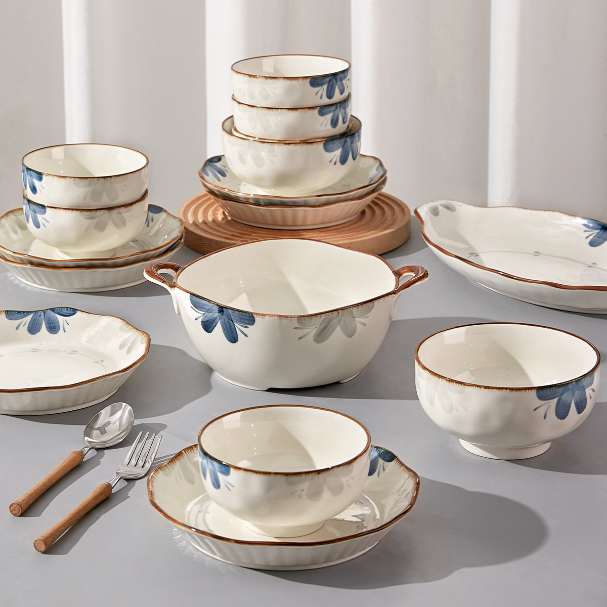 日式碗碟套装家用2024新款陶瓷碗盘碗筷餐具釉下彩中式乔迁盘子碗