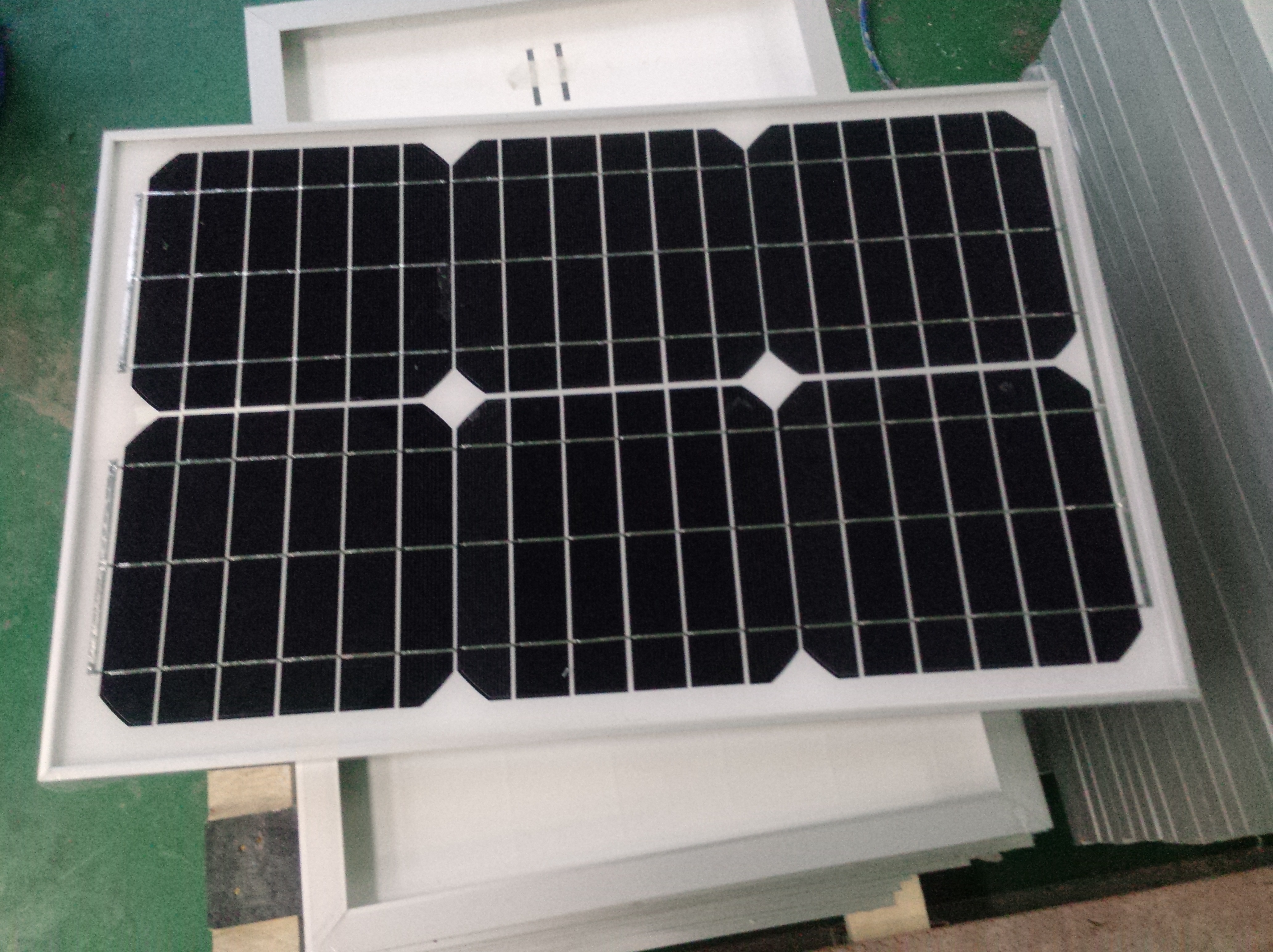 包邮25W 18V12V单晶硅太阳能电池板 光伏系统组件 带边框 质保10
