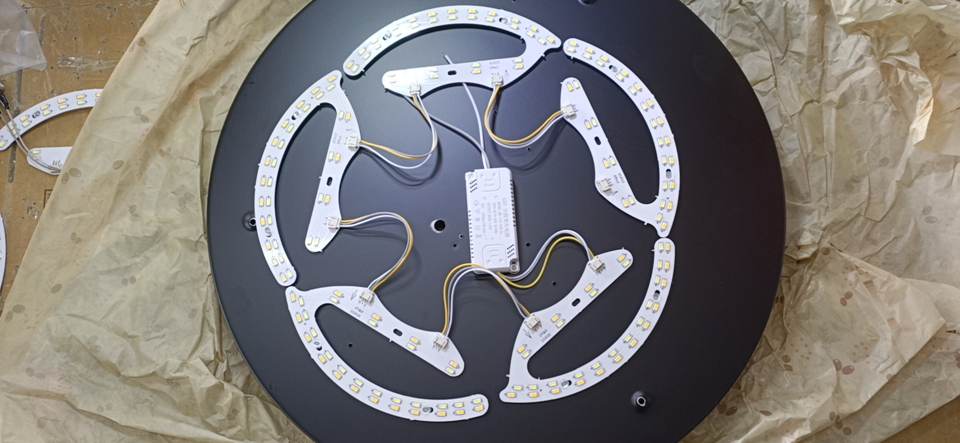 8瓦三色变光马蹄一片半圆形状led灯芯风扇灯光源配件灯板改造替换