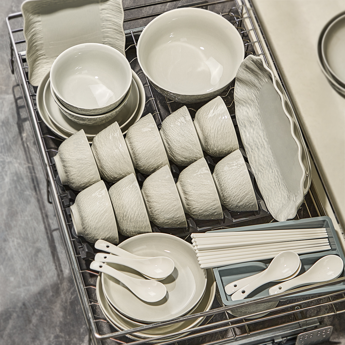 高级感碗碟套装家用2024新款盘子碗具简约乔迁新居陶瓷碗盘筷餐具