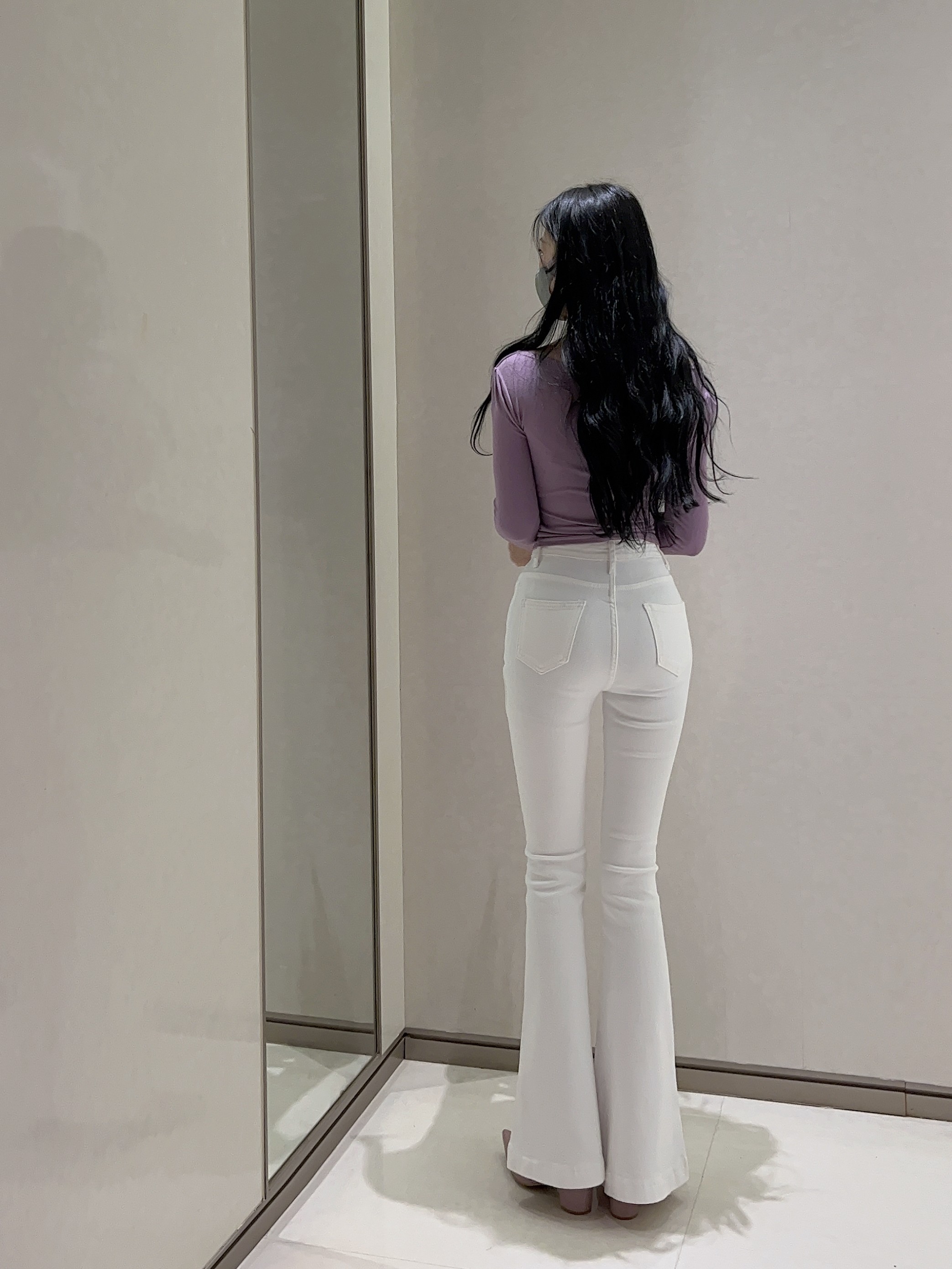 希野逸儿/单扣净版白色喇叭裤女2023年高腰显瘦牛仔弹力修身长裤