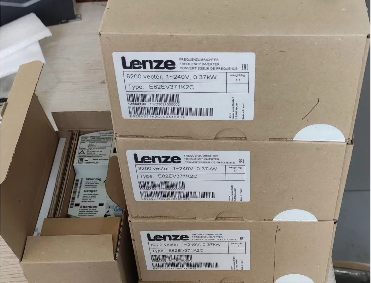 全新Lenze变频器E82MV551-4B001防爆变频器8200 0.55KW380V