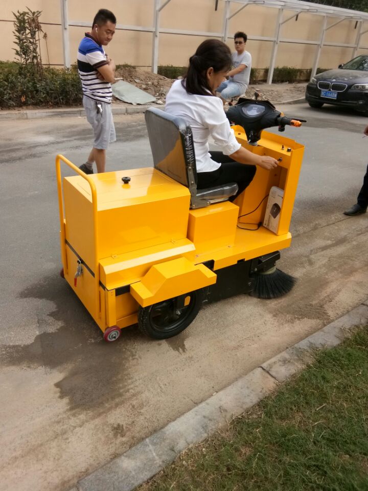 新能源电动扫地车 三轮 驾驶式扫地机小区校园物业保洁粉尘清扫车