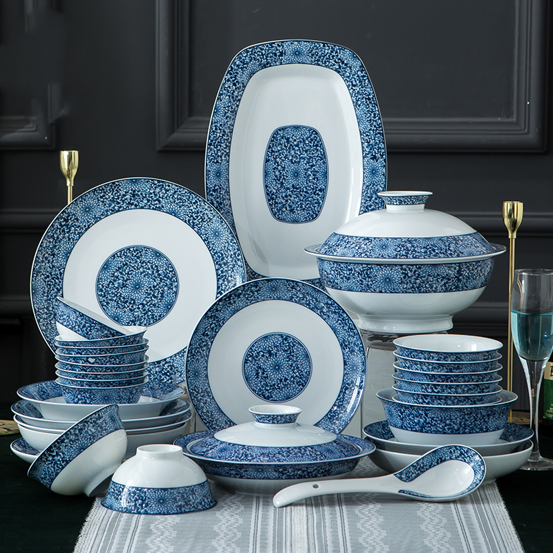 中式家用碗碟套装景德镇陶瓷餐具套装高温白瓷釉中彩青花瓷碗盘子