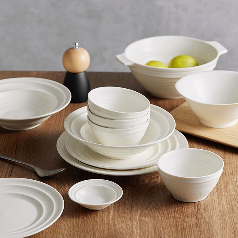 碗碟套装家用陶瓷碗盘碗筷组合ins风餐具新款釉下彩餐具好看饭碗