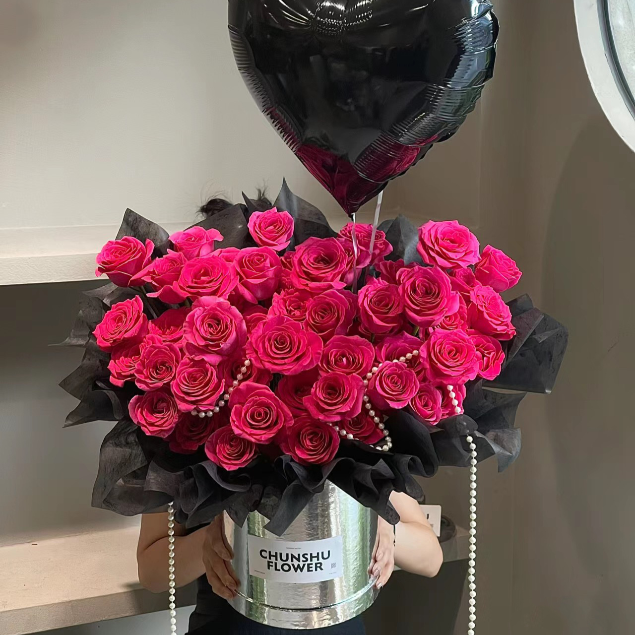 母亲节全国弗洛伊德玫瑰抱抱桶气球花束生日鲜花速递同城上海深圳