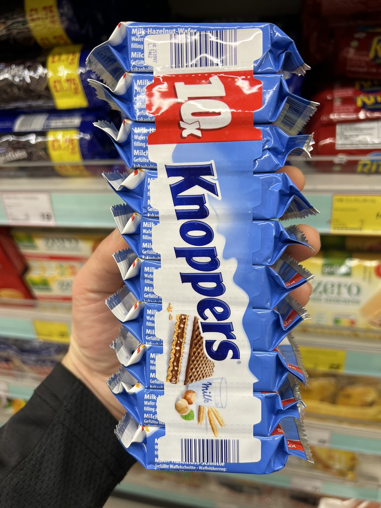 澳门采购Knoppers饼干牛奶榛子巧克力威化10条8条伴手礼年货零食